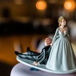 Step-by-step guide on how to make hard icing for cake decorating at home