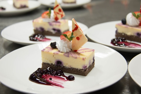 How to Use Cake Decorating Bags and Tips 1 Step-by-step guide on using cake decorating bags and tips effectively for sweet creations