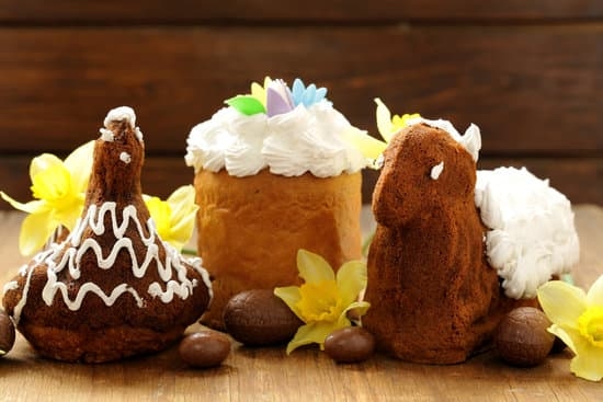 What Are Cake Decorations Made Of 9 Sugar sprinkles, fondant, buttercream frosting - common materials for cake decorations