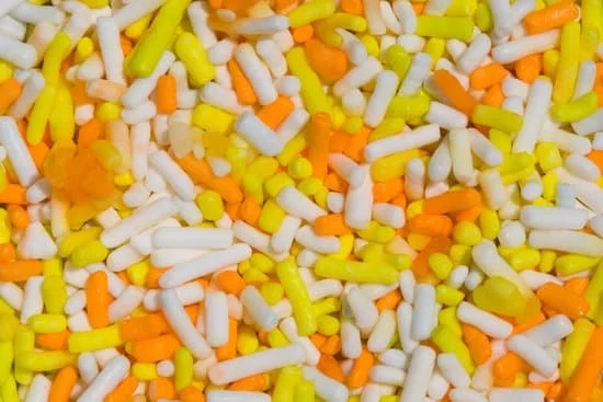 How to Store Fondant Decorations for Cake 1 wrap in plastic, store in a cool, dry place