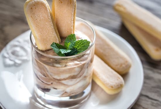 Mushroom Cake Decorations 3 Delicious Mushroom Cake Decorations perfect for a whimsical touch on any dessert