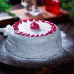 Expert Cake Decorating Tips inspired by Russian techniques for intricate designs and unique finishes