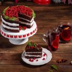 Easy Christmas cake decorating ideas for beginners with simple techniques and designs