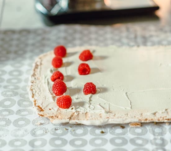 Halloween Cake Decoration Ideas 1 Spooky Halloween cake decoration ideas with witch hats, ghosts, and pumpkins for a festive treat