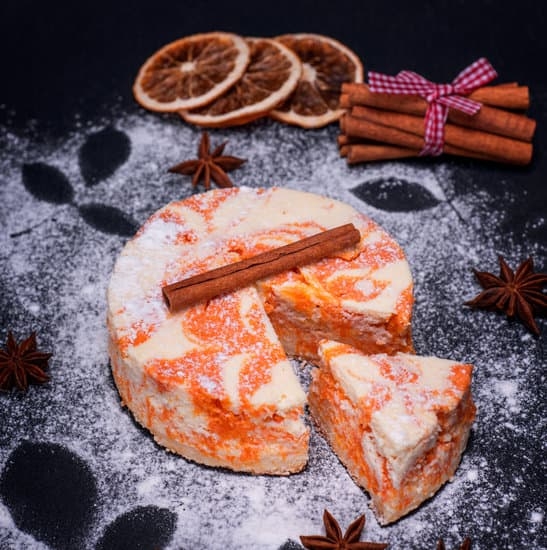 Explore our premium selection of cake decoration tools for stunning confectionery creations