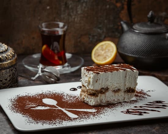 Elegant touches for a stunning dessert display