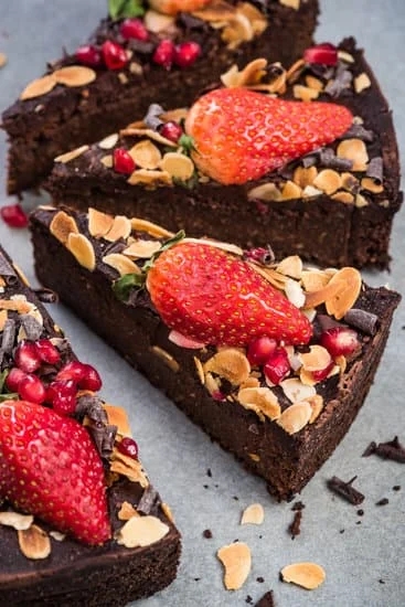 Gold Cake Decorations 3 Golden cake toppers for elegant decorations