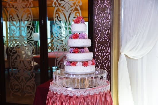 whimsical toppers for a sweet touch