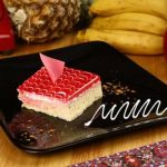 Cake Decorating Bags Silicone cake decorating bags with couplers, ideal for professional bakers and beginners alike