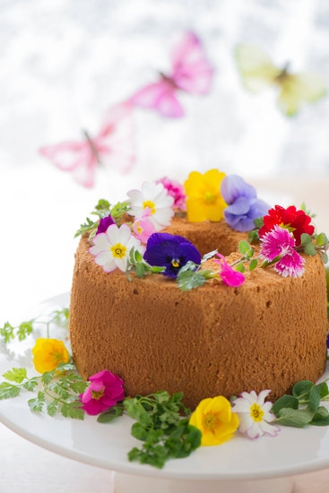 Delicious icing for cake decorating to bring your confectionery creations to life