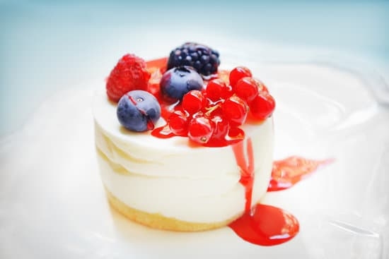 Flowers Cake Decoration 1 Beautiful floral cake design - Flowers cake decoration at its finest