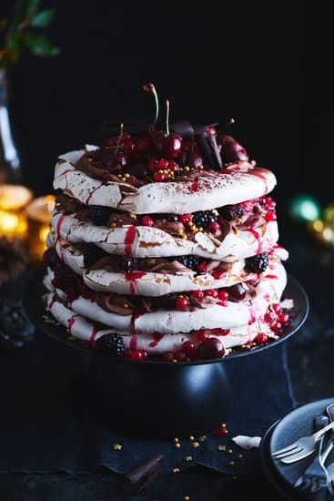 Wilton Cake Decorations 5 Colorful Wilton cake decorations for birthdays and special occasions